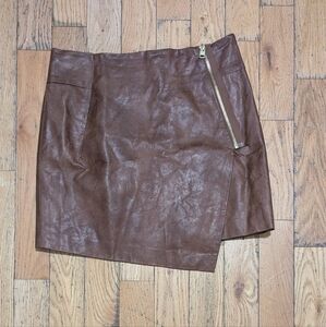 4/$20 EUC H&M Faux Leather Skirt *D16